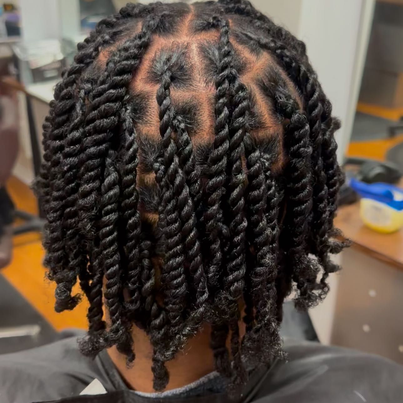 Stylish natural twist pattern
